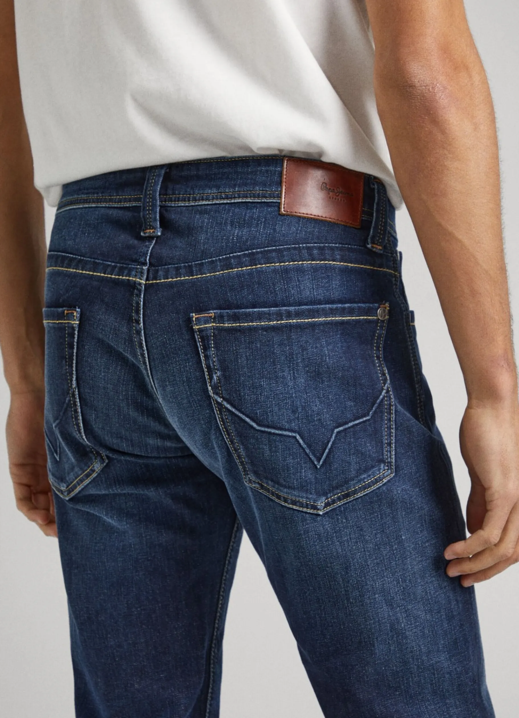 Men Pepe Jeans Cash Regular Fit Mid-Rise Jeans
